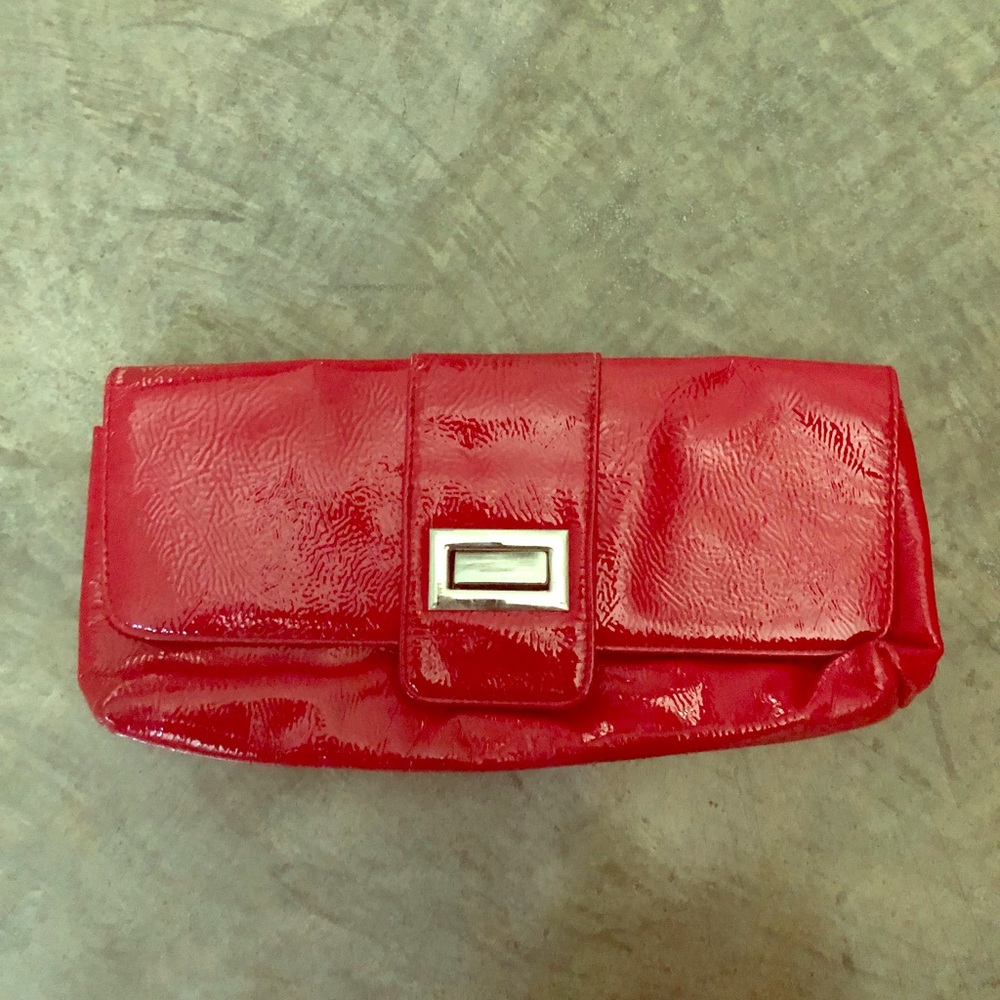 Red clutch